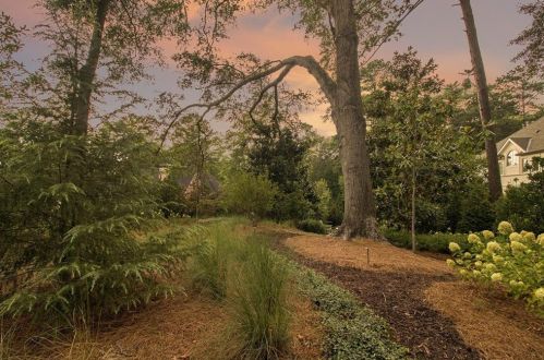 271 Hillside Dr, Atlanta GA  30342-3623 exterior
