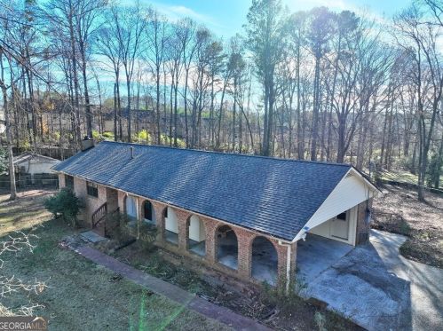 6495 Old Macon Hwy, Rex GA 30273-1852 exterior