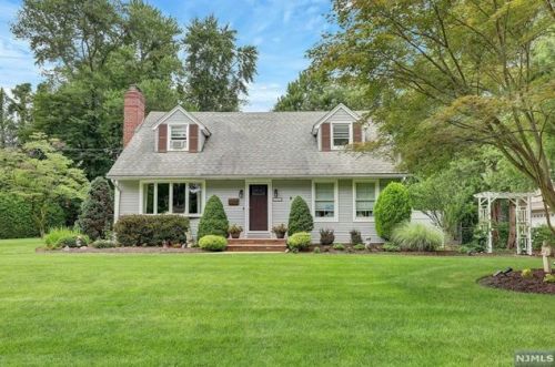 155 Bellair Rd, Ridgewood, NJ 07450-4101