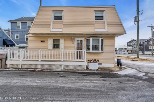 125 Throssell Rd, Lavallette NJ 08735-3230 exterior