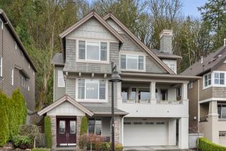 759 Summerhill Ridge Dr, Bellevue, WA 98027-5658