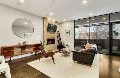 2217 Leavitt St, Chicago, IL 60608-4007