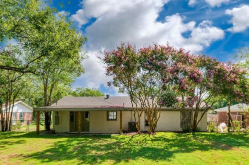 3761 Hills Dr, Fort Worth TX  76117-2823 exterior