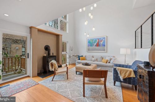 2050 Lombard St, Philadelphia PA  19146-1315 exterior