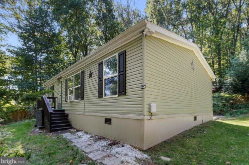 1148 Moulstown Rd, Hanover PA 17331-6853 exterior