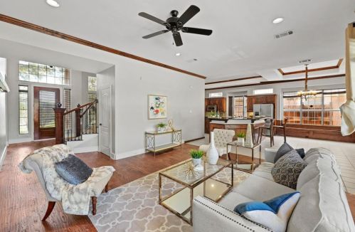 2033 Le Mans Dr, Carrollton TX 75006-4337 exterior