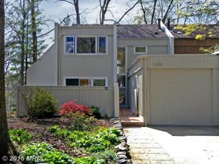 1680 Moorings Dr, Herndon, VA 20190-4225