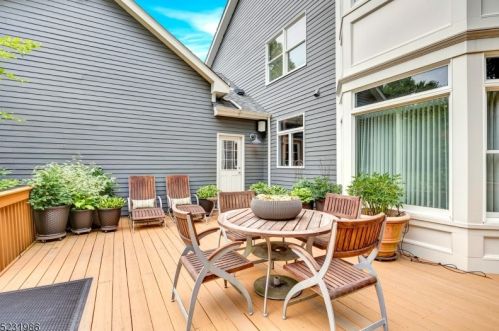 2 Sherwood Ct, Dover NJ  07869-2624 exterior