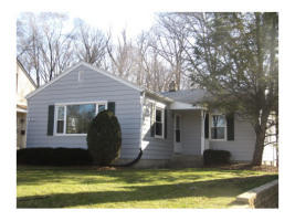 215 Oak Knolls Ave, Rockford, IL 61107-4633