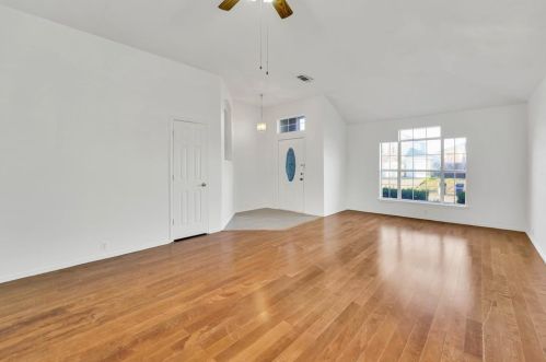 1354 Mill Wood Ln, Garland TX  75040-7580 exterior