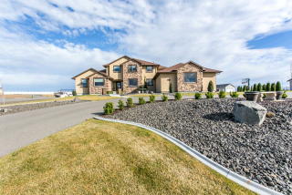 7617 Pheasant Ln, Pasco, WA 99301-8694