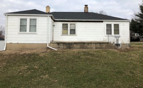 317 Fulton St, Lacon, IL 61540-0013