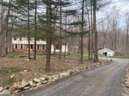 38 Old Mill Rd, Chester, NJ 07930-2846