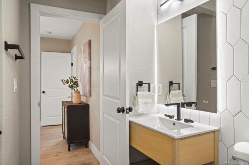 3150 Logan St, Englewood CO  80113-2624 exterior