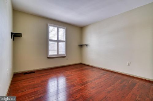 1609 Mithering Ln, Silver Spring MD 20905-7045 exterior