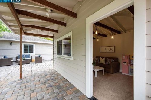 120 Collins Ct, Concord CA  94523-4107 exterior