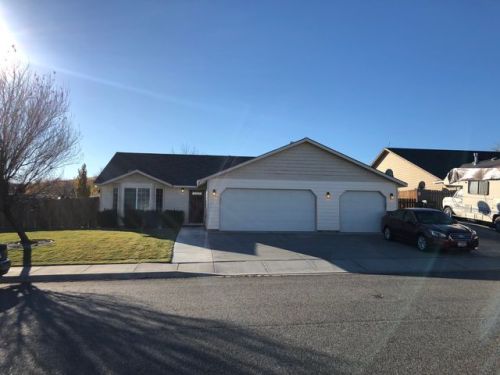 1707 40th Ave, Kennewick, WA 99337-3853