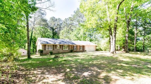 3254 Kimberly Woods Ct, Lilburn, GA 30047-1982