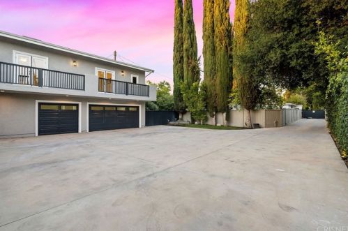 4937 Hayvenhurst Ave, Van Nuys, CA 91436-1112