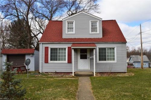 1607 13th St, Massillon, OH 44646-8109