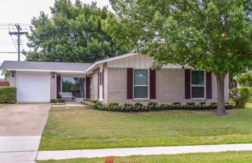 2414 Briarwood Ln, Carrollton TX  75006-7704 exterior