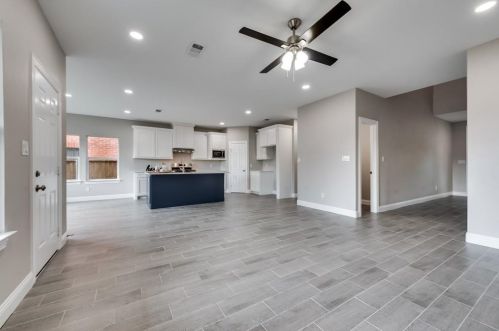 111 Mckinley St, Garland TX 75042-6709 exterior