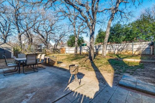 6881 Moss Ln, Fort Worth TX  76182-7039 exterior