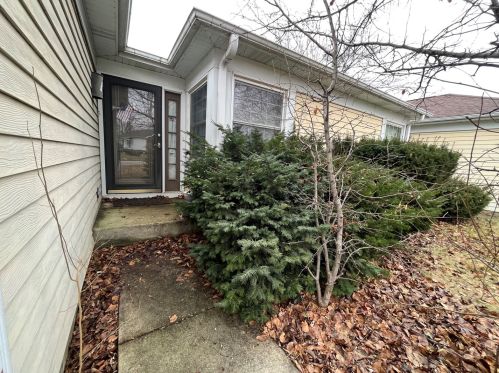 1375 Rennet Dr, Naperville, IL 60565-1211