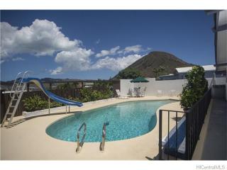 254 Nonou St, Honolulu, HI 96825-2356