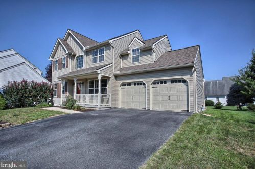 23 Apple Blossom Dr, Lancaster, PA 17602-1652