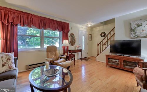 1026 Monticello Ln, Lancaster PA  17603-9409 exterior