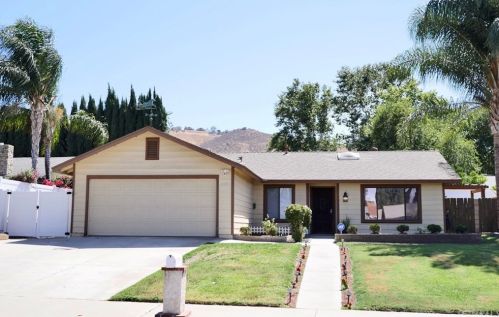 3138 Mcharg Rd, Riverside, CA 92503-5828
