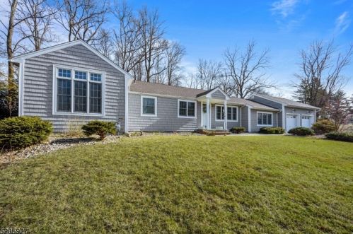 42 Lake Dr, Dover, NJ 07869-3408