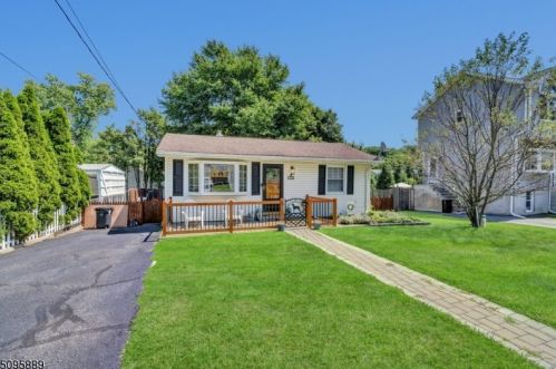 113 Santa Fe Trl, Hopatcong, NJ 07843-1247