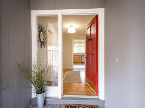 203 Reservoir Rd, San Rafael, CA 94901-3642