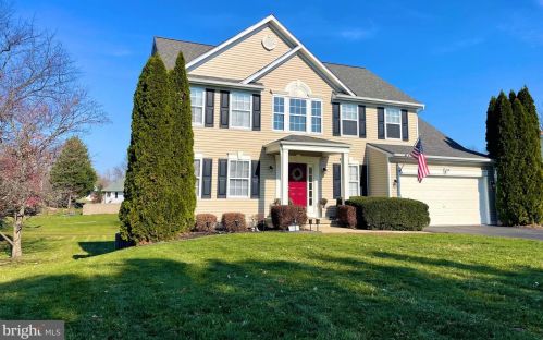 201 Deerfield Dr, Charles Town WV  25414-4805 exterior