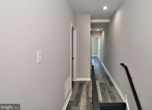 328 61 St, Philadelphia PA 19142-3402 exterior