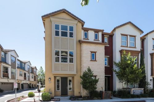 1585 Bleecker St, Milpitas, CA 95035