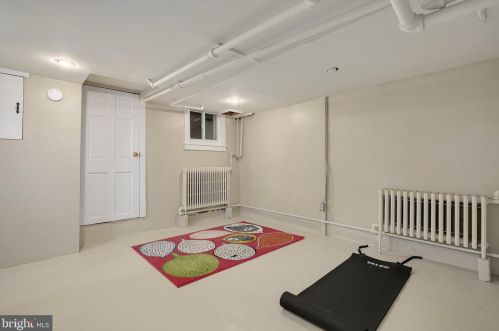 6701 Poplar Ave, Silver Spring MD 20912-4671 exterior