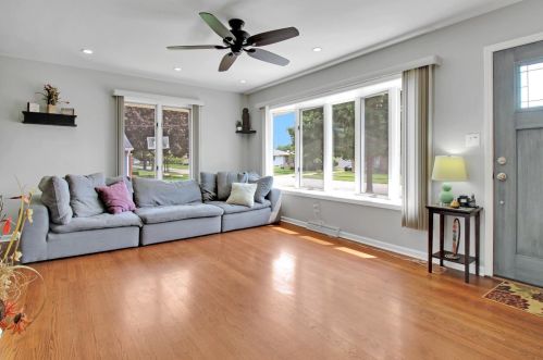 9434 Farmer Dr, Hammond IN  46322-2957 exterior