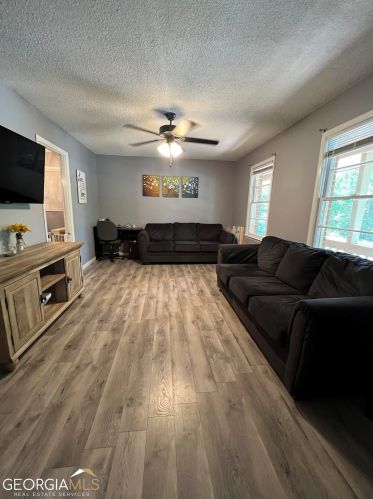 323 Sterling Dr, Warner Robins, GA 31088-5959