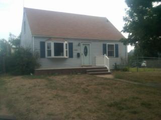 345 Giles Ave, Middlesex, NJ 08846-2006