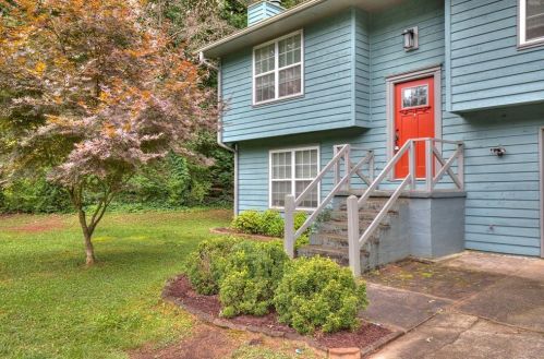 4775 Jamerson Forest Cir, Marietta, GA 30066-1292