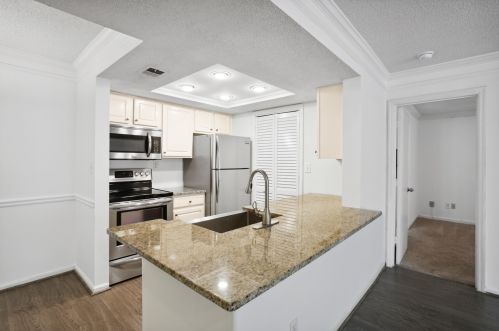 1010 Chastain Park Ct, Atlanta GA  30342-3246 exterior