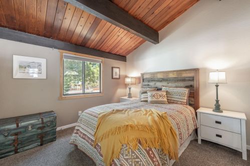 10425 Martis Valley Rd, Truckee CA  96161-2015 exterior