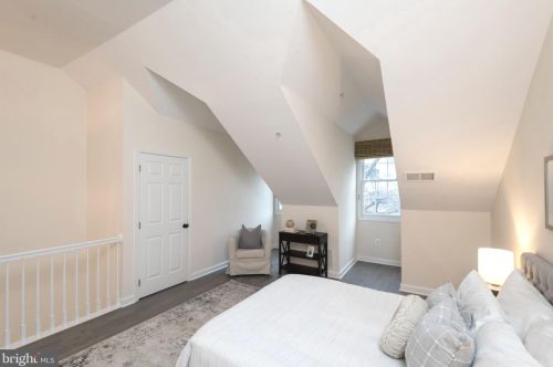 8527 2 Ave, Silver Spring MD 20910-2151 exterior