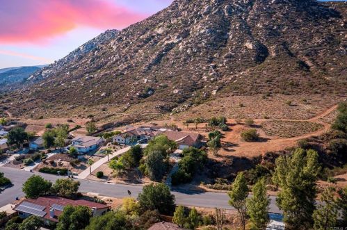 25560 Bellemore Dr, Ramona, CA 92065-4702