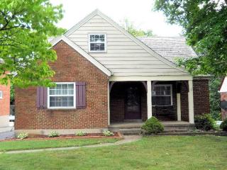 6830 Sampson Ln, Cincinnati OH  45236-4031 exterior