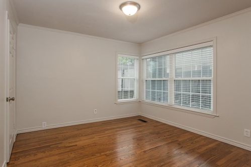 2621 Boyd Ave, Fort Worth TX  76109-1024 exterior