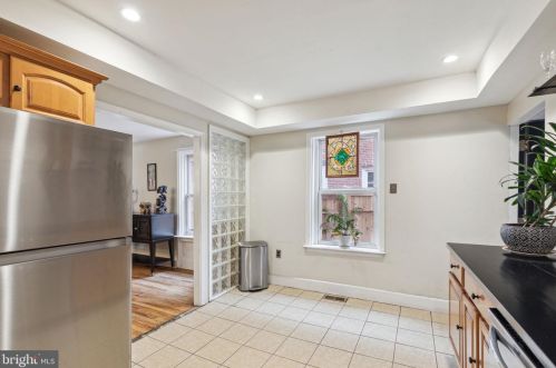 627 16th St, Philadelphia PA  19130-3415 exterior